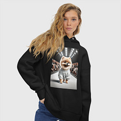Толстовка оверсайз женская Милый Шпиц на модном показе животных, цвет: черный — фото 2