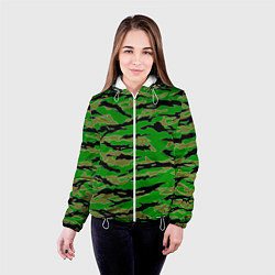 Куртка с капюшоном женская Камуфляж на зеленом фоне, цвет: 3D-белый — фото 2