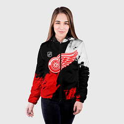 Куртка с капюшоном женская Детройт Ред Уингз - брызги краска на черном фоне, цвет: 3D-черный — фото 2