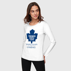 Лонгслив хлопковый женский Toronto Maple Leafs are coming Торонто Мейпл Лифс, цвет: белый — фото 2