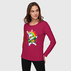 Лонгслив хлопковый женский Заяц на фоне радуги, цвет: маджента — фото 2