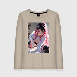Лонгслив хлопковый женский Девушка в откровенном наряде на кровати, цвет: миндальный