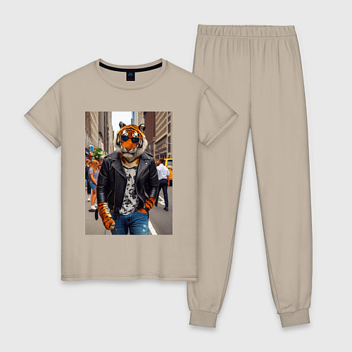Женская пижама Cool tiger on the streets of New York - ai art / Миндальный – фото 1