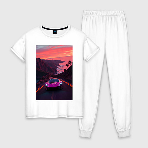 Женская пижама Суперкар едет по дороге около океана / Белый – фото 1