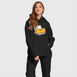 Женский костюм оверсайз Котик лежит на ноутбуке, цвет: черный — фото 2