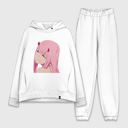 Женский костюм оверсайз Zero Two крупный план