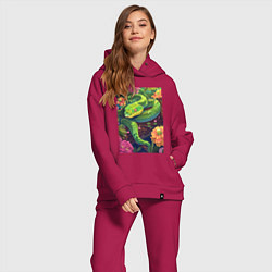 Женский костюм оверсайз Тропическая змея, цвет: маджента — фото 2