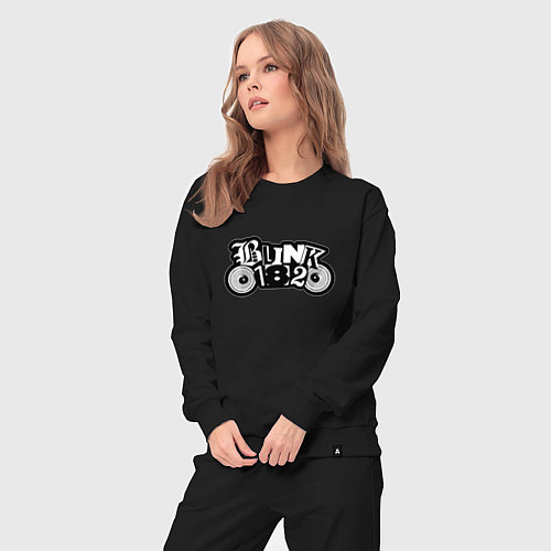 Женский костюм Blink 182 лого / Черный – фото 3