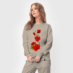 Костюм хлопковый женский Прекрасная Зинаида - букет из роз, цвет: миндальный — фото 2