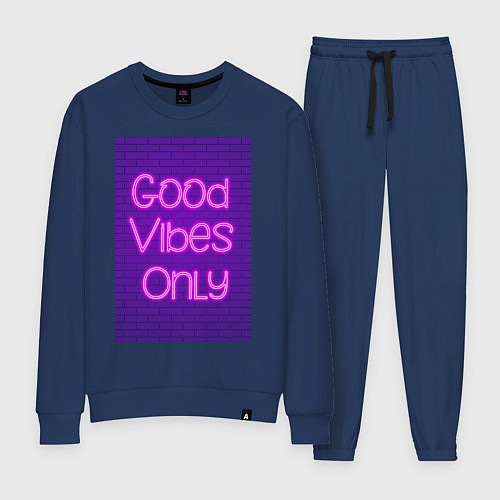 Женский костюм Неоновая надпись good vibes only и кирпичная стена / Тёмно-синий – фото 1