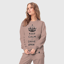 Костюм хлопковый женский Keep Calm & Drive BMW, цвет: пыльно-розовый — фото 2