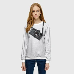 Свитшот женский Фотоаппарат на груди, цвет: 3D-белый — фото 2