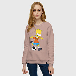 Свитшот хлопковый женский Барт Симпсон бьёт по футбольному мячу, цвет: пыльно-розовый — фото 2