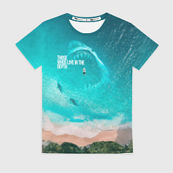 Женская футболка Shark in sea