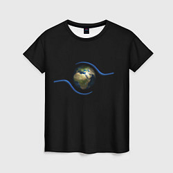 Женская футболка Планета Земля в руках человека