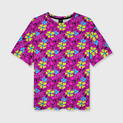 Женская футболка оверсайз Цветочный узор на малиновом фоне