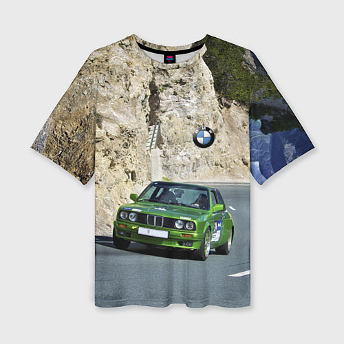 Женская футболка оверсайз Зелёная бэха на горной дороге / 3D-принт – фото 1