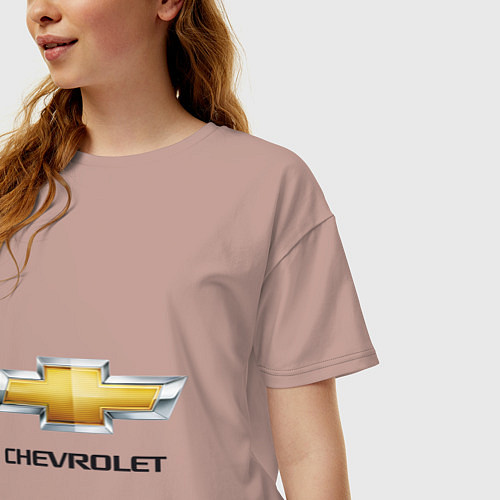 Женская футболка оверсайз Chevrolet логотип / Пыльно-розовый – фото 3