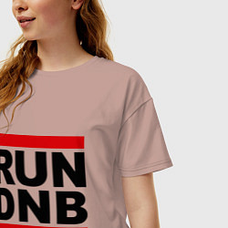 Футболка оверсайз женская RUN DNB, цвет: пыльно-розовый — фото 2