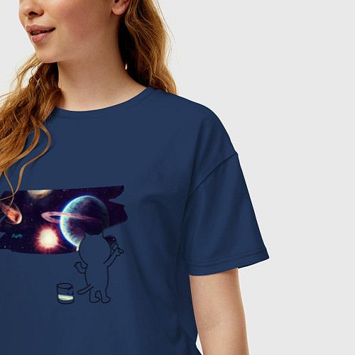 Женская футболка оверсайз Котик рисует космос / Тёмно-синий – фото 3