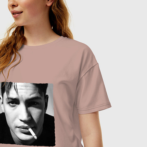 Женская футболка оверсайз ТОМ ХАРДИ / Пыльно-розовый – фото 3