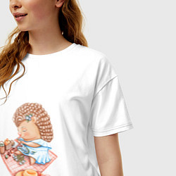 Футболка оверсайз женская Девушка-ежик плетет венок, цвет: белый — фото 2