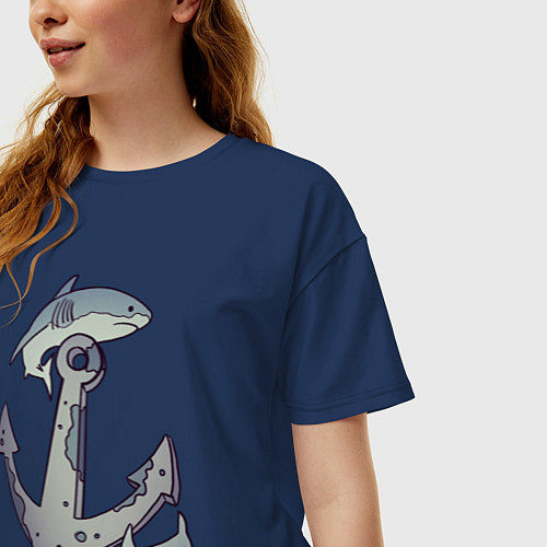 Женская футболка оверсайз Sharks around the anchor / Тёмно-синий – фото 3