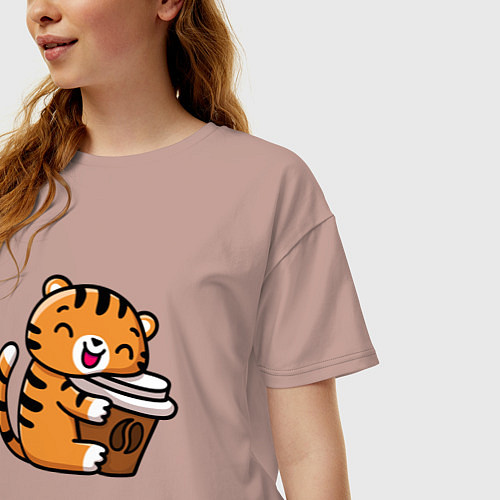 Женская футболка оверсайз Тигренок и кофе / Пыльно-розовый – фото 3