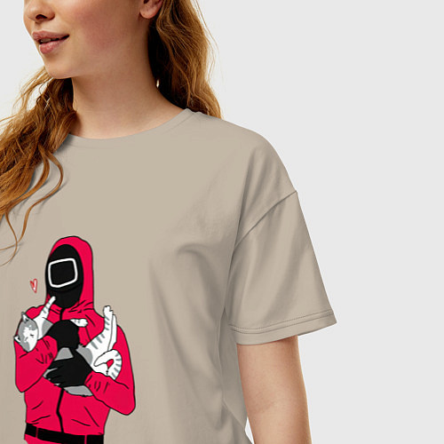 Женская футболка оверсайз Игра в кальмара - милый котик / Миндальный – фото 3