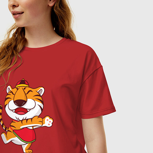 Женская футболка оверсайз Танцующий тигр / Красный – фото 3
