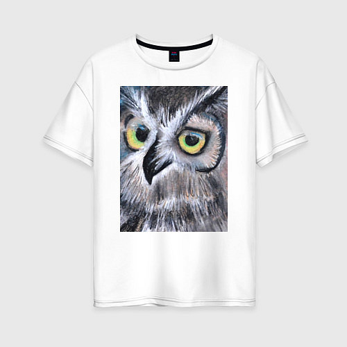 Женская футболка оверсайз Взгляд жёлтых глаз лесной совы / Белый – фото 1