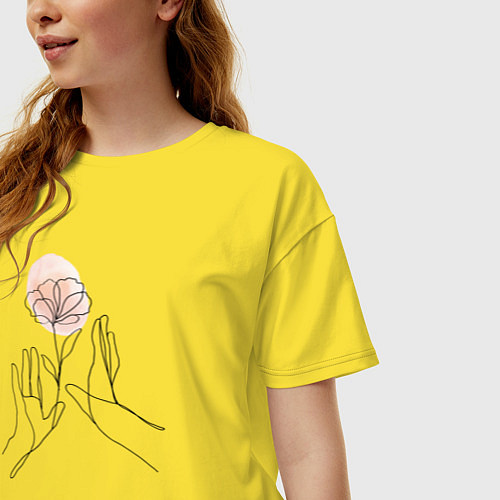 Женская футболка оверсайз Цветок в руках / Желтый – фото 3