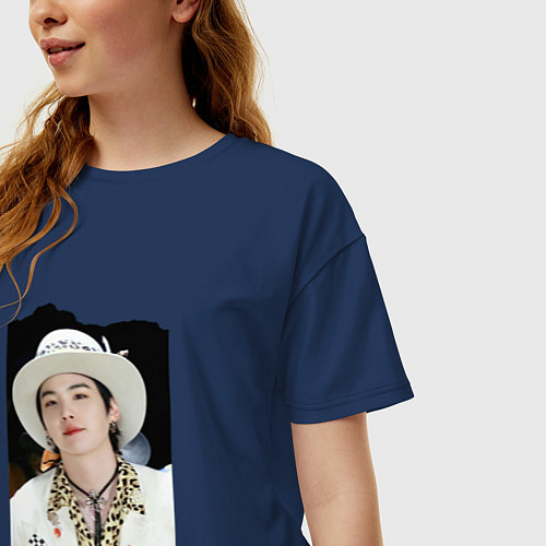 Женская футболка оверсайз SUGA of BTS / Тёмно-синий – фото 3