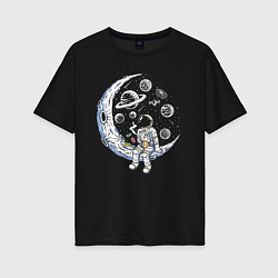 Женская футболка оверсайз Космонавт, сидящий на луне, пьёт чай с плюшками An