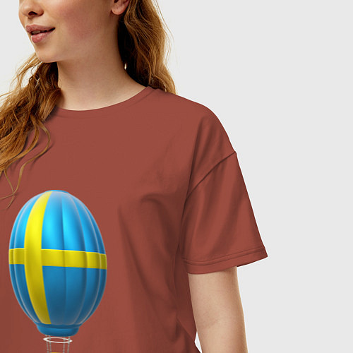 Женская футболка оверсайз 3d aerostat Sweden flag / Кирпичный – фото 3