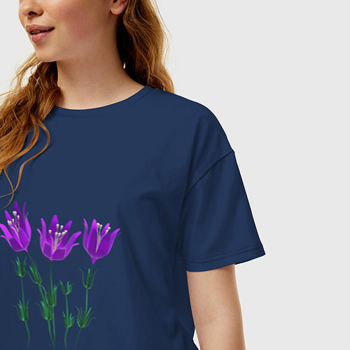 Женская футболка оверсайз Flowers purple white light / Тёмно-синий – фото 3