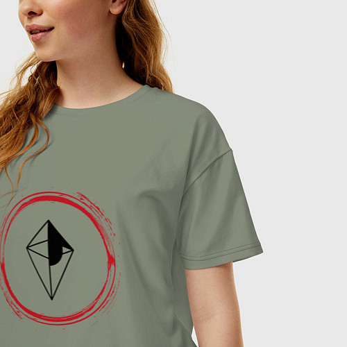 Женская футболка оверсайз Символ No Mans Sky и красная краска вокруг / Авокадо – фото 3