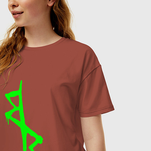 Женская футболка оверсайз Logotype - Cyberpunk: Edgerunners / Кирпичный – фото 3