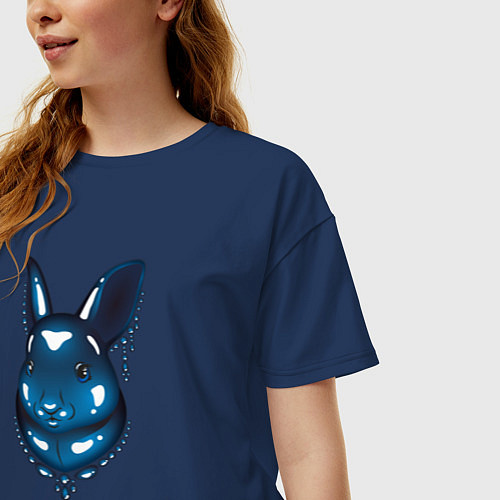 Женская футболка оверсайз Крольчиха с сережкой / Тёмно-синий – фото 3