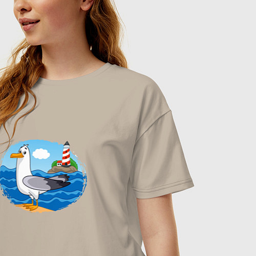 Женская футболка оверсайз Мультяшная чайка на фоне маяка / Миндальный – фото 3