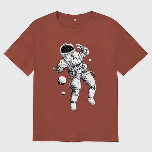 Женская футболка оверсайз Космонавт в открытом космосе / Кирпичный – фото 1