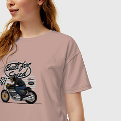 Футболка оверсайз женская Мотогонки мотоциклист, цвет: пыльно-розовый — фото 2