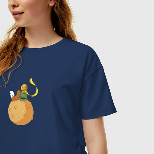 Женская футболка оверсайз Маленький принц и Лис на луне / Тёмно-синий – фото 3