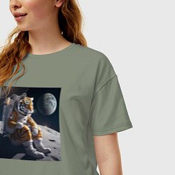 Футболка оверсайз женская Тигр астронавт, цвет: авокадо — фото 2