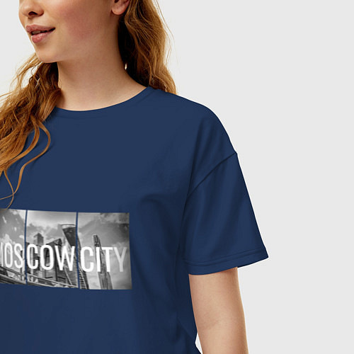 Женская футболка оверсайз Moscow-City / Тёмно-синий – фото 3