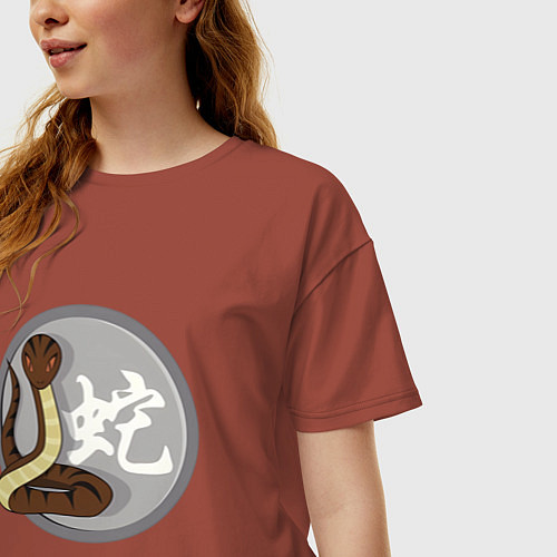 Женская футболка оверсайз Год змеи на китайском / Кирпичный – фото 3