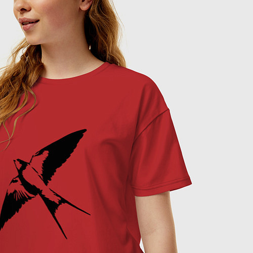 Женская футболка оверсайз Ласточка парит трафарет / Красный – фото 3