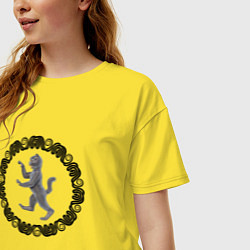 Футболка оверсайз женская Окружённый змеями геральдический кот, цвет: желтый — фото 2