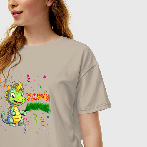 Женская футболка оверсайз Новогодний дракон желает удачи / Миндальный – фото 3