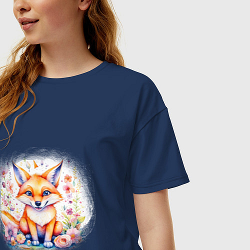 Женская футболка оверсайз Милый большеухий лисенок сидит в цветах / Тёмно-синий – фото 3